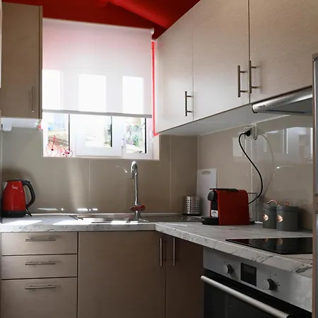 Apartment Liberty's - 4 Min To Metro Metaxourgio Athens